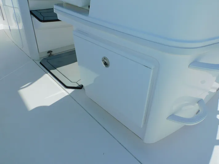 Ariel Yacht Photos Pics 