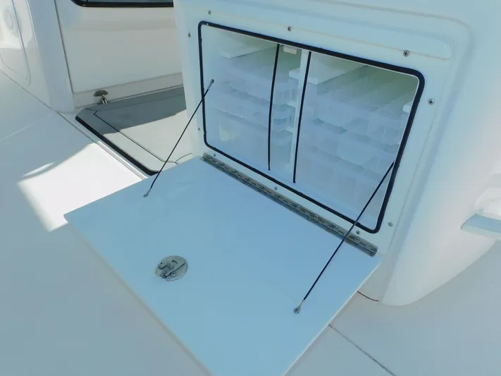 Ariel Yacht Photos Pics 