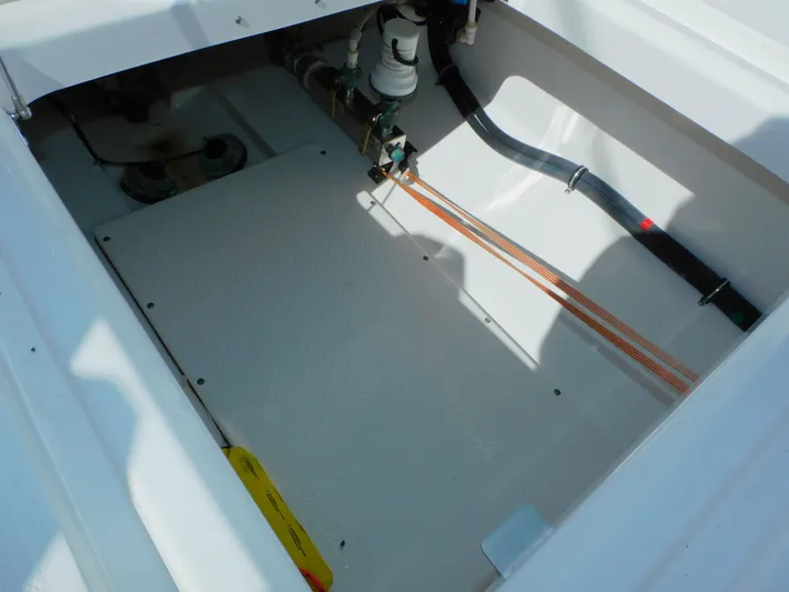 Ariel Yacht Photos Pics 