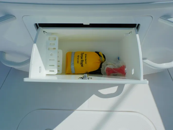 Ariel Yacht Photos Pics 