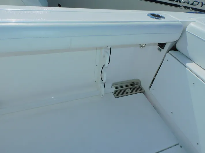 Ariel Yacht Photos Pics 