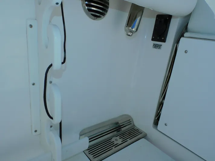 Ariel Yacht Photos Pics 