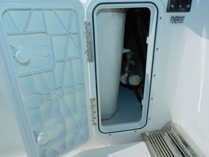 Ariel Yacht Photos Pics 