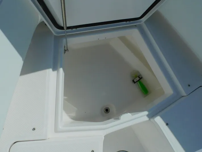 Ariel Yacht Photos Pics 