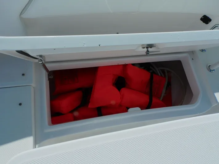 Ariel Yacht Photos Pics 