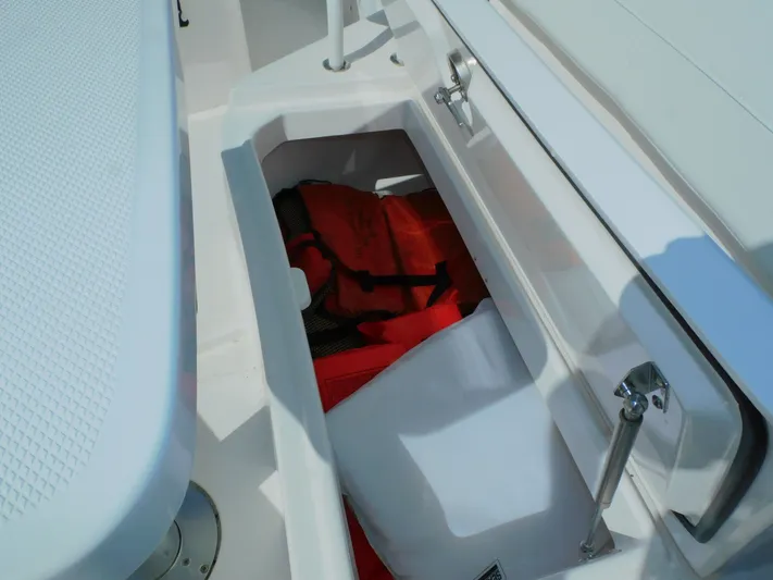 Ariel Yacht Photos Pics 