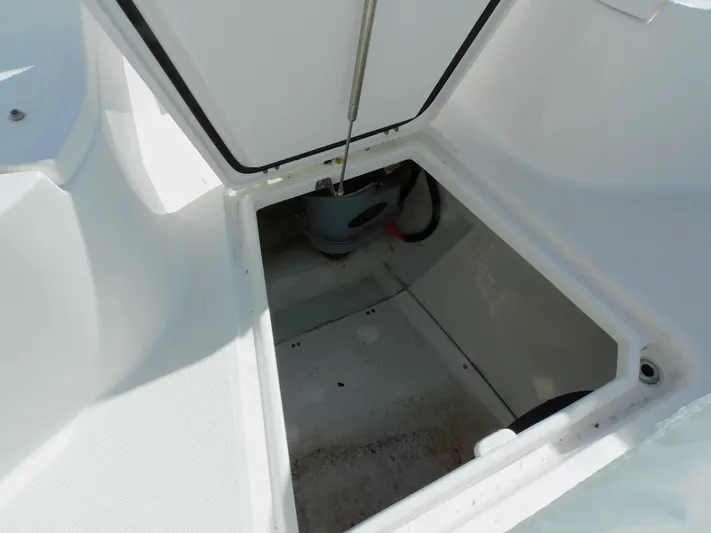 Ariel Yacht Photos Pics 