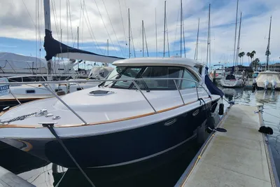 Tiara Yachts 3100 Coronet