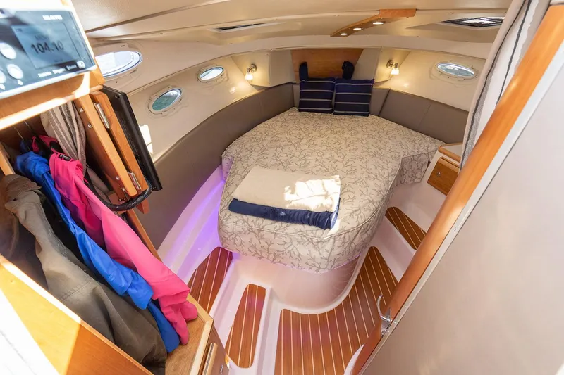  Yacht Photos Pics Manufacturer Provided Image