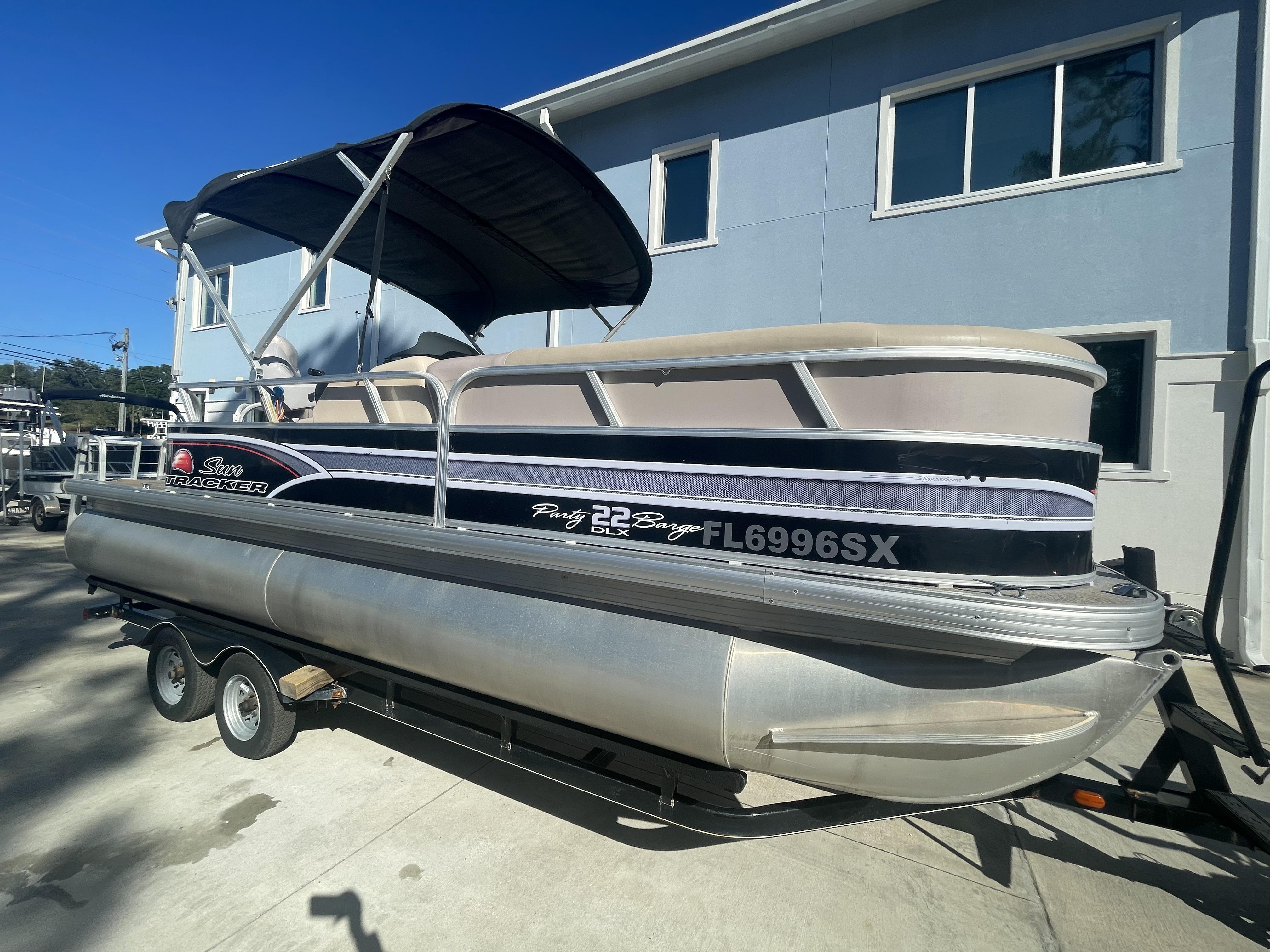 2015 Sun Tracker Party Barge 22 DLX Pontoon for sale - YachtWorld