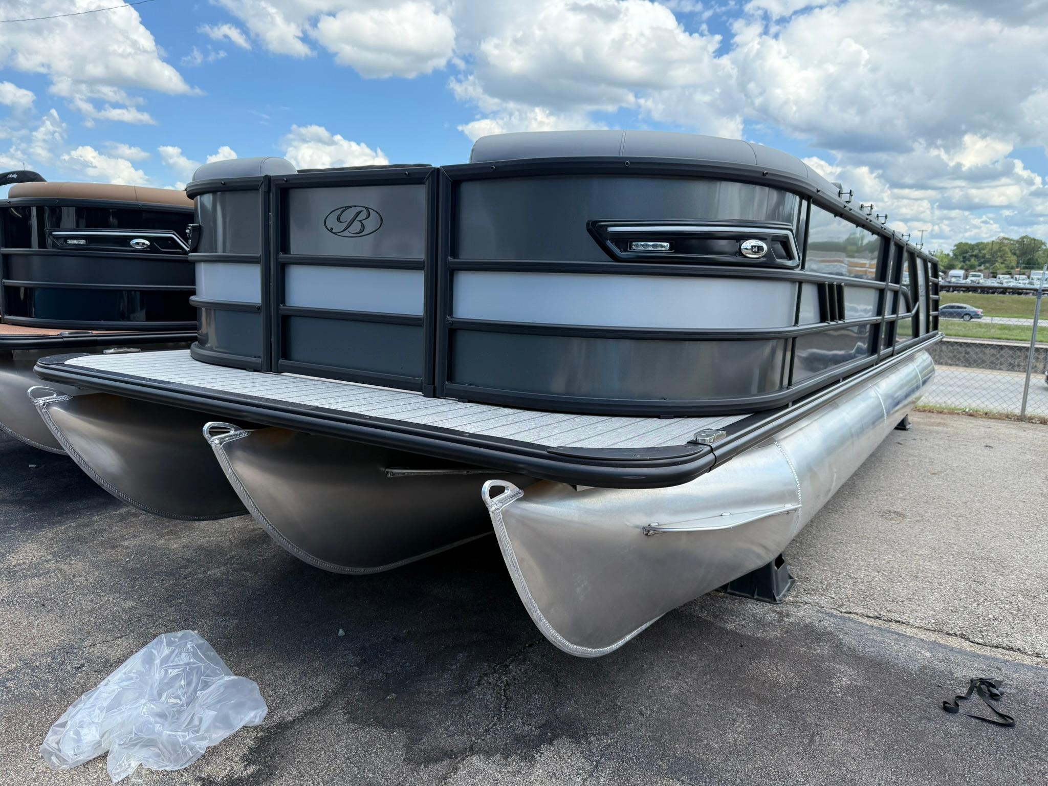Bentley Pontoons Elite 253 Swingback