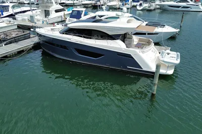 Carver C52 Coupe