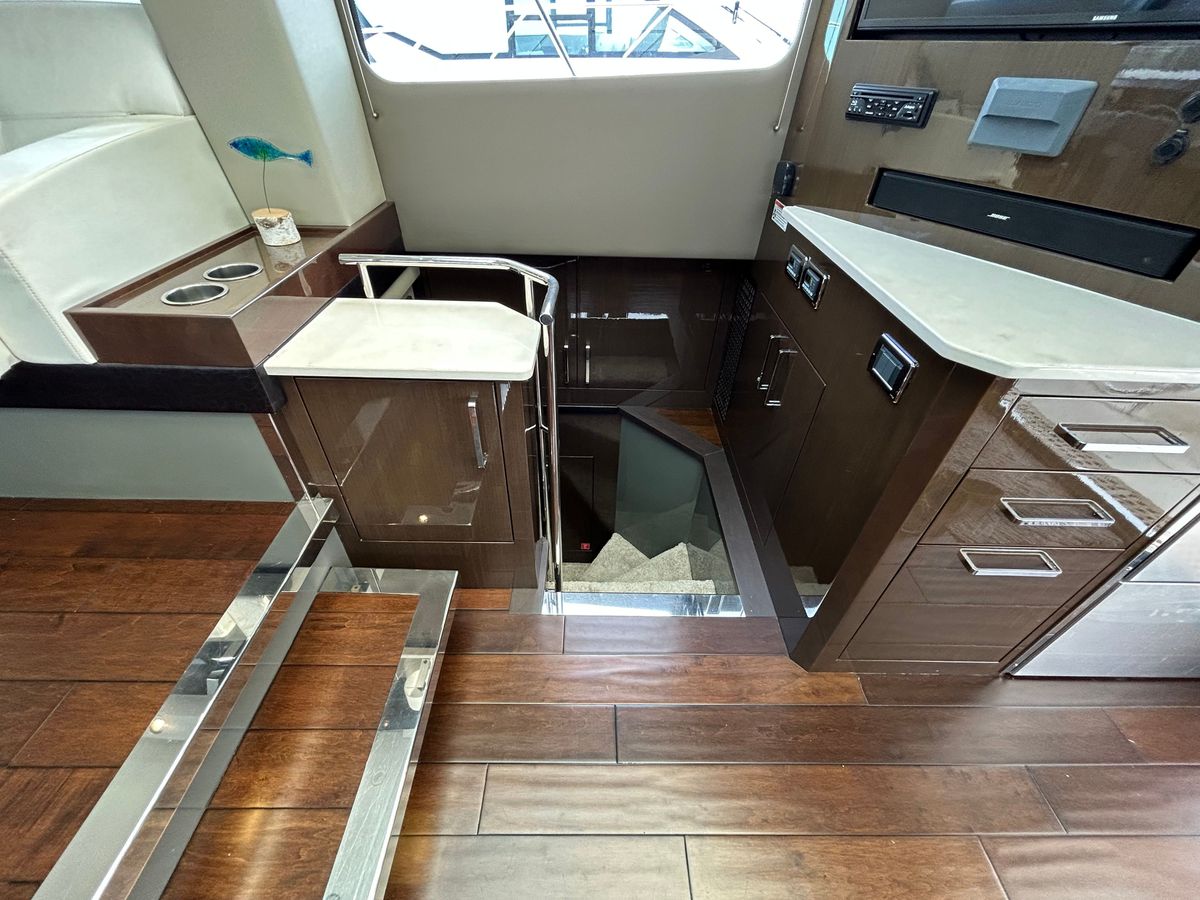 2018 Carver 52 