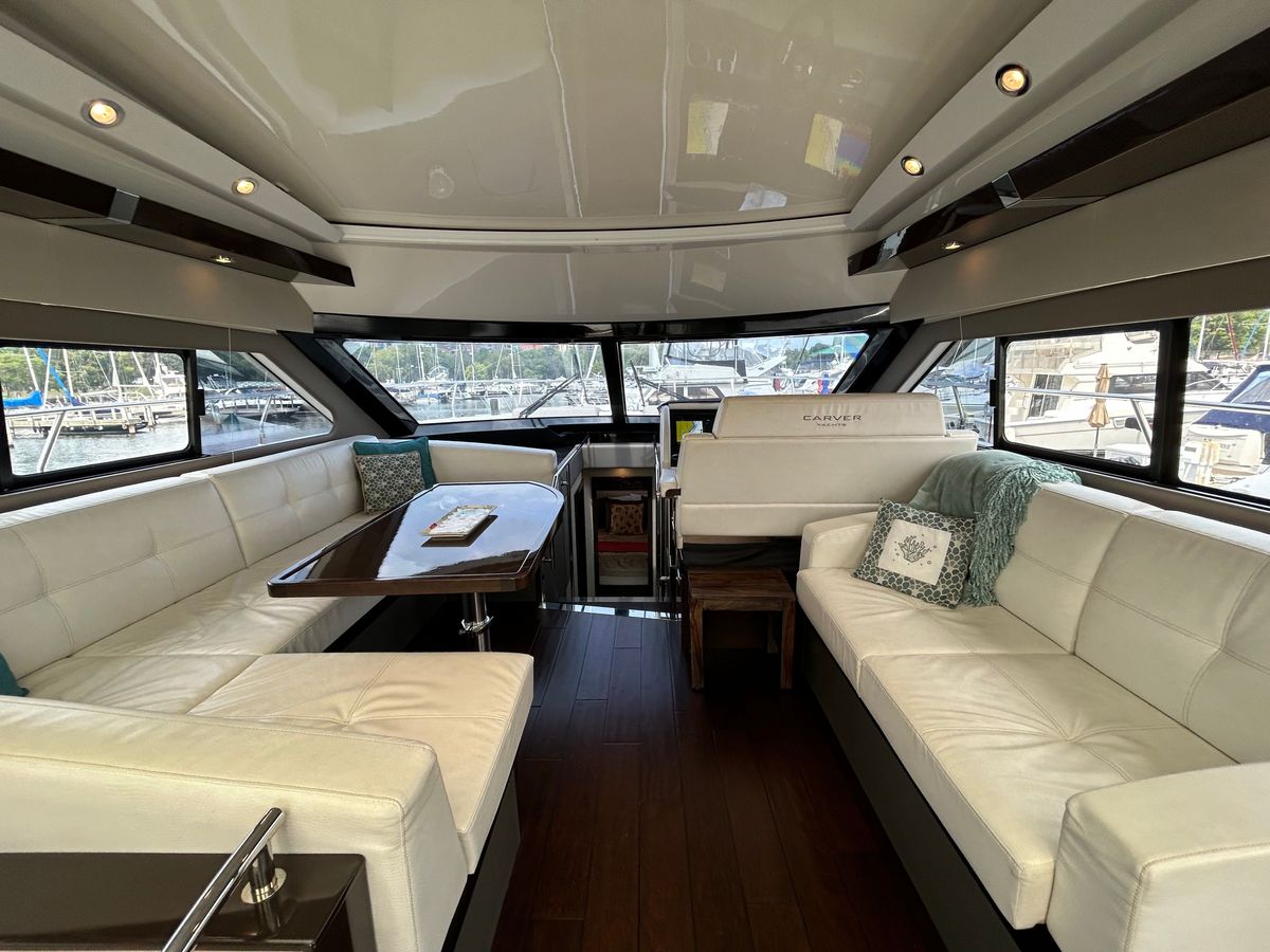 2018 Carver 52 