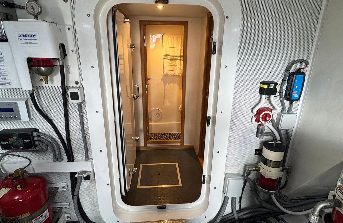 2021 Outer Reef Trident 62 