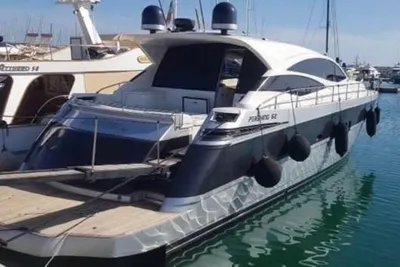 2005 Pershing 62
