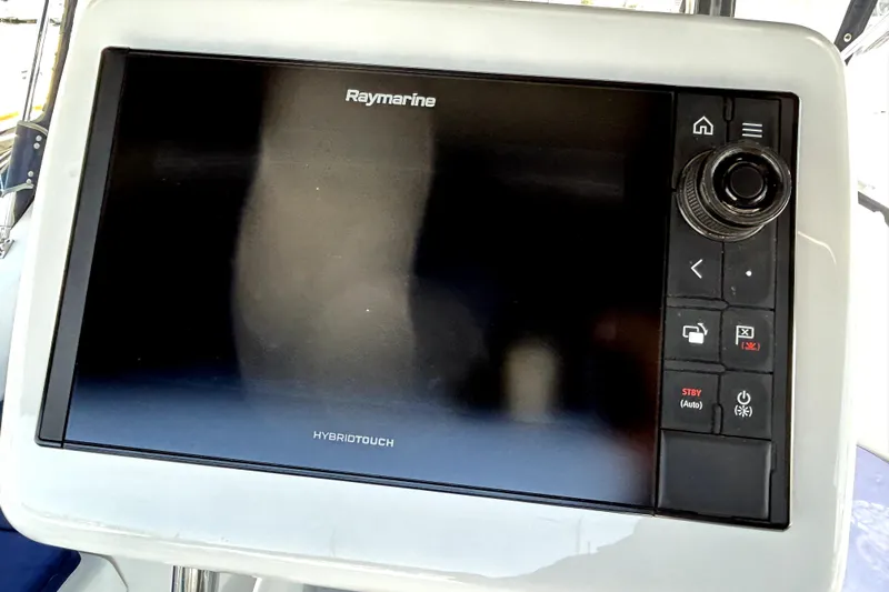 Island Myst II Yacht Photos Pics Raymarine HybridTouch display on 2007 Hunter 41 Deck Salon yacht.