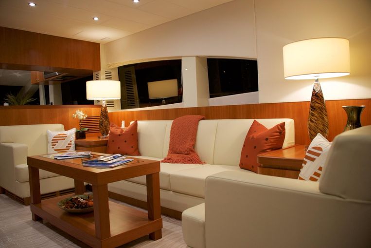 2024-70-johnson-70-motor-yacht-sky-lounge