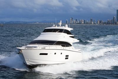 Johnson 70 Motor Yacht Sky-Lounge