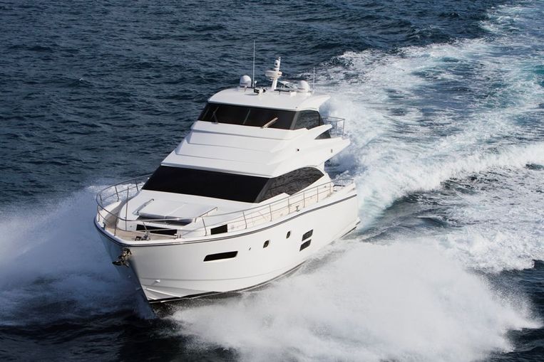 2024-70-johnson-70-motor-yacht-sky-lounge