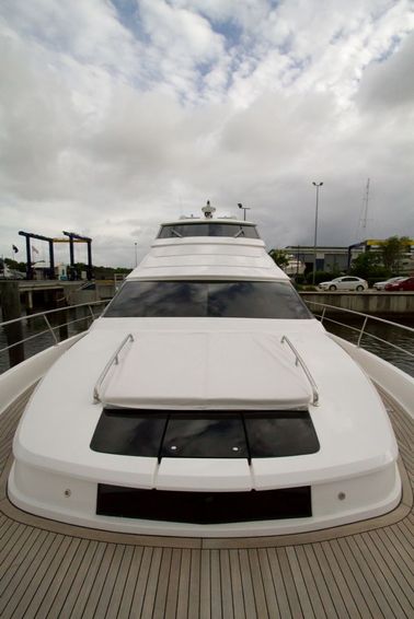 2022-70-johnson-70-motor-yacht-sky-lounge