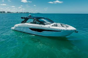 2021 42' Cruisers Yachts-42 GLS Naples, FL, US