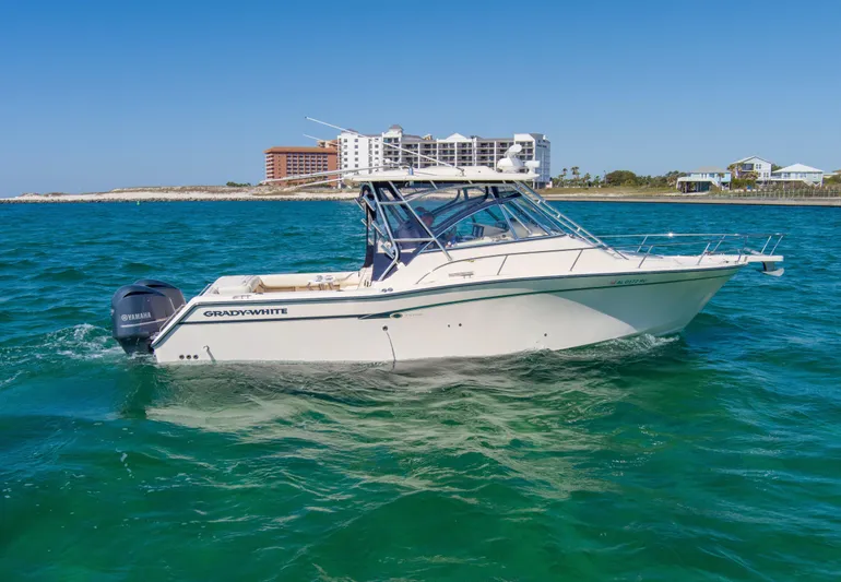  Yacht Photos Pics 2009 33 Grady White 330 no name Profile