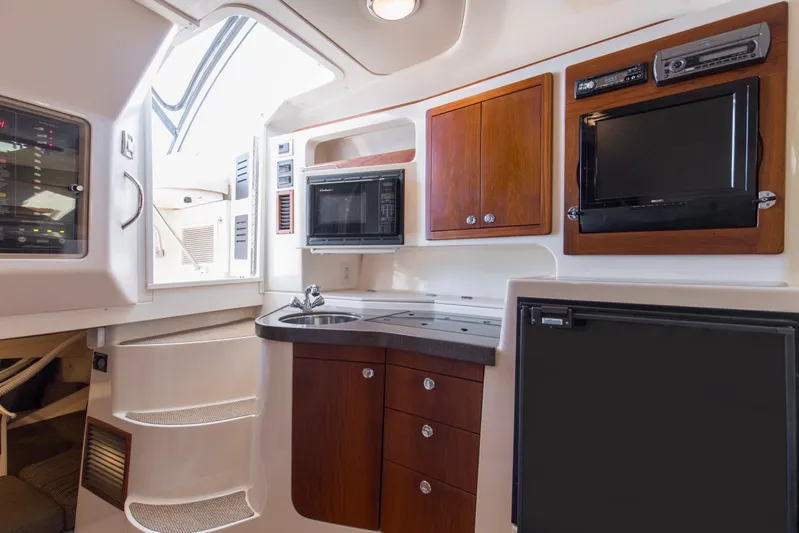  Yacht Photos Pics 2009 33 Grady White 330 no name Cabin