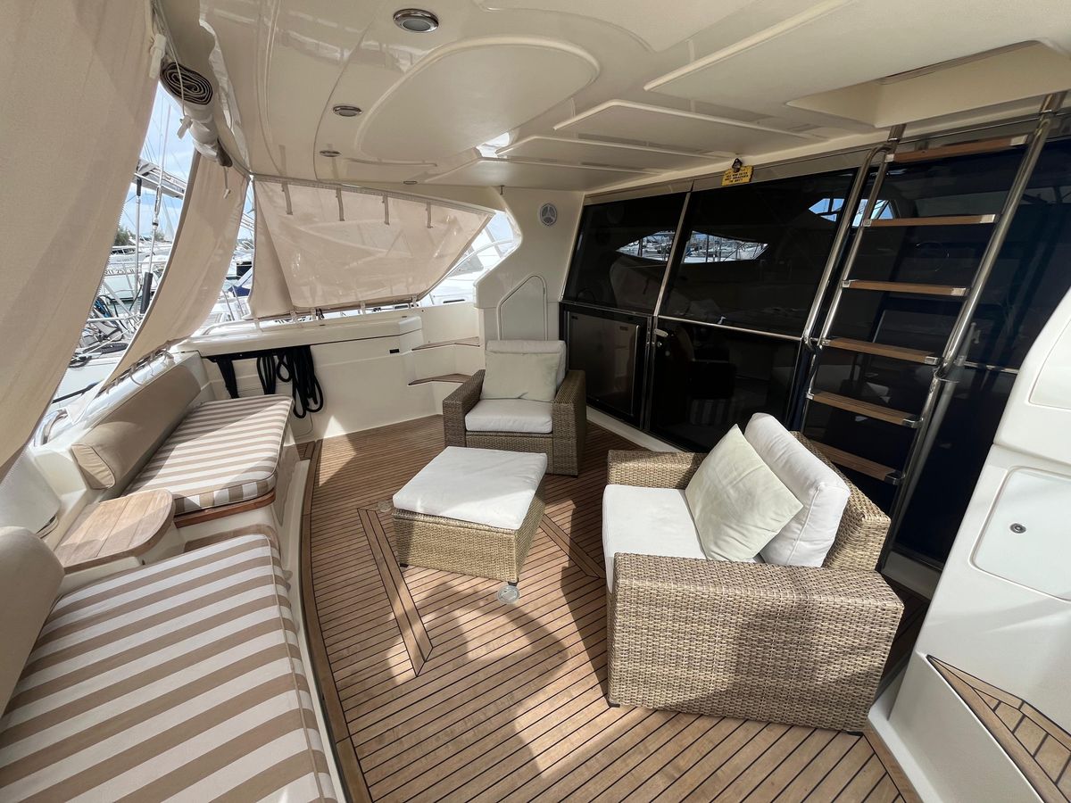 2000 Ferretti Yachts 61 