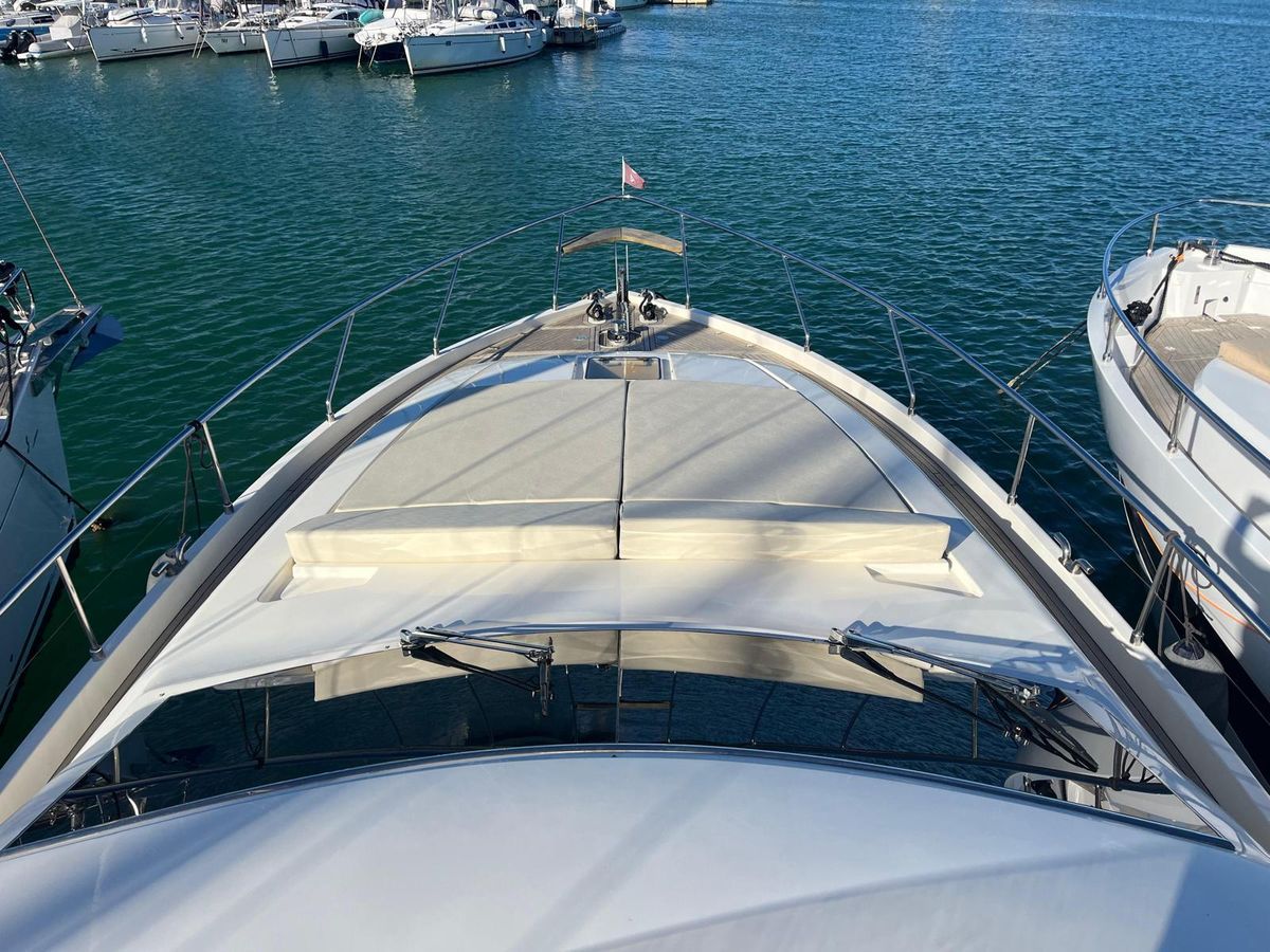 2000 Ferretti Yachts 61 