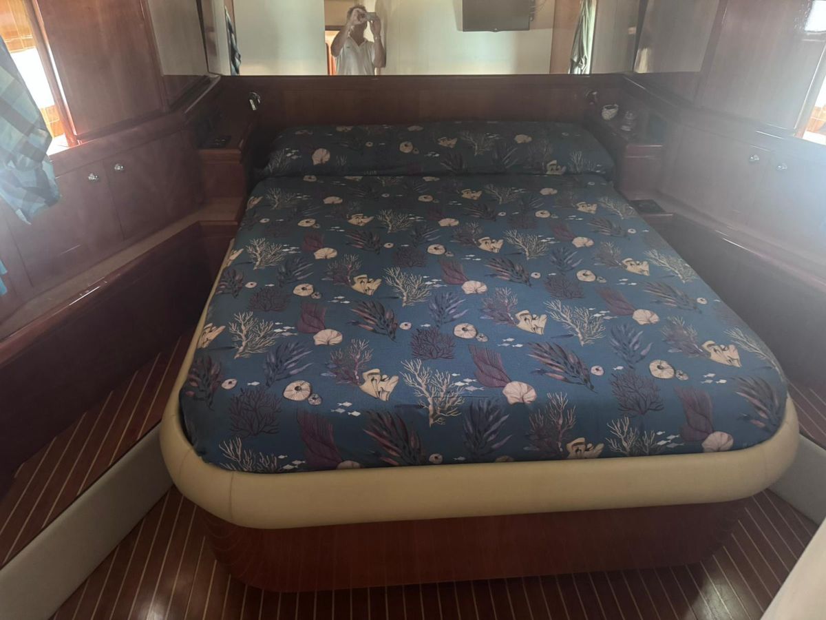 2000 Ferretti Yachts 61 