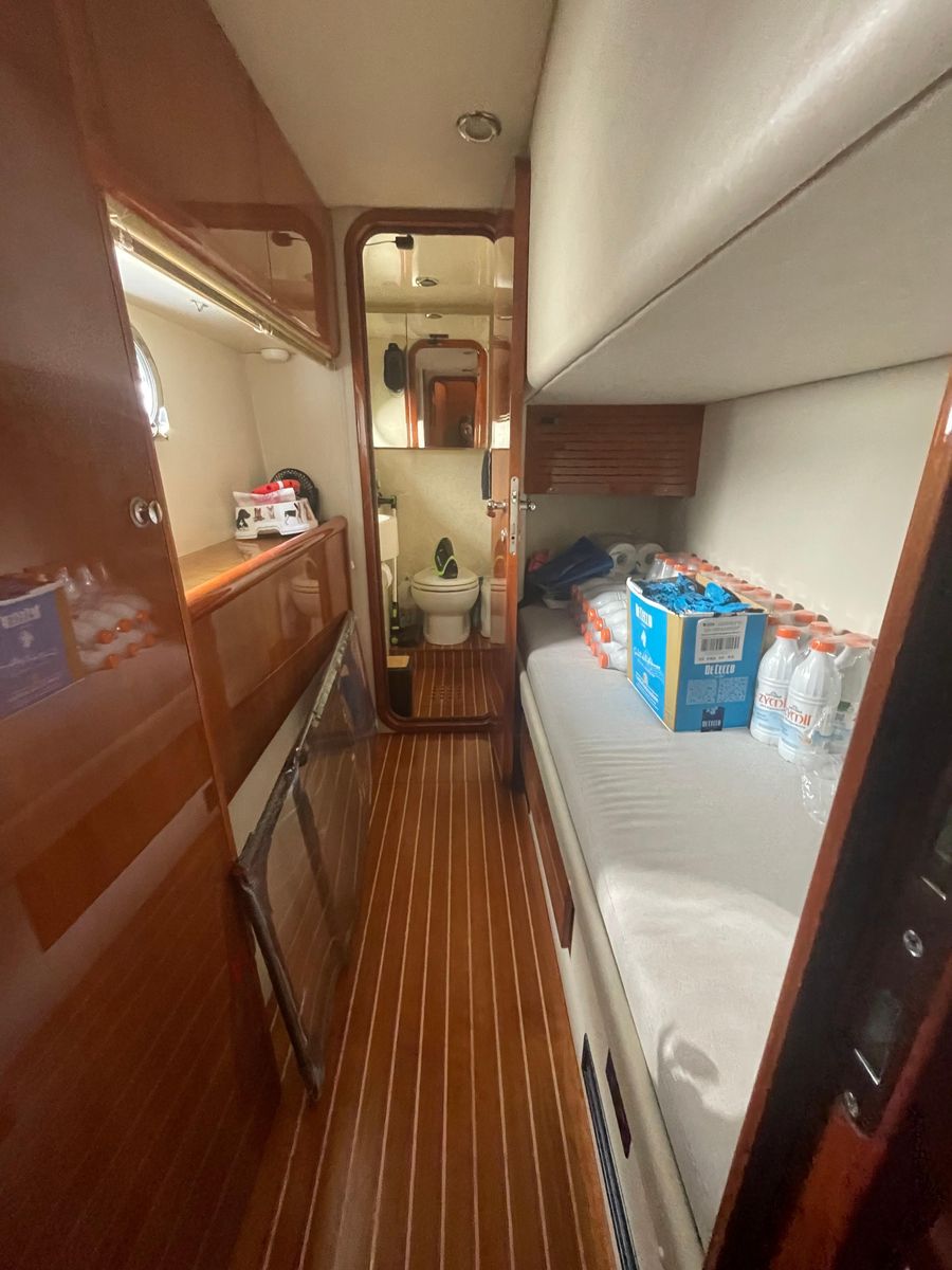 2000 Ferretti Yachts 61 