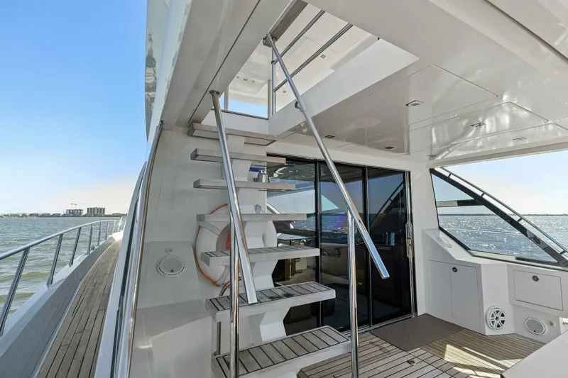 Rockwater Yacht Photos Pics 2013 Cheoy Lee 76 Alpha Flybridge - Image 31