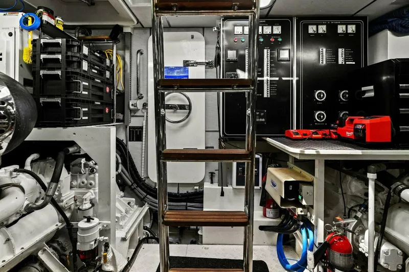 Rockwater Yacht Photos Pics 2013 Cheoy Lee 76 Alpha Flybridge - Image 96