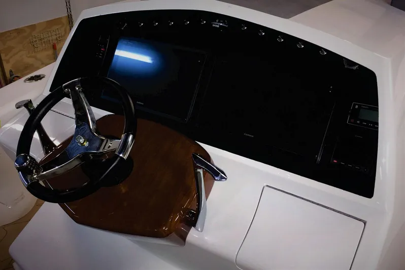  Yacht Photos Pics Helm