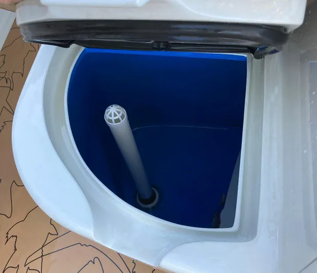  Yacht Photos Pics Leaning Post Live Well