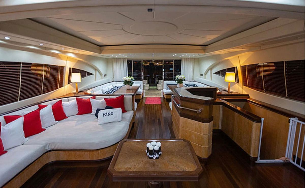 2004 Mangusta 111 