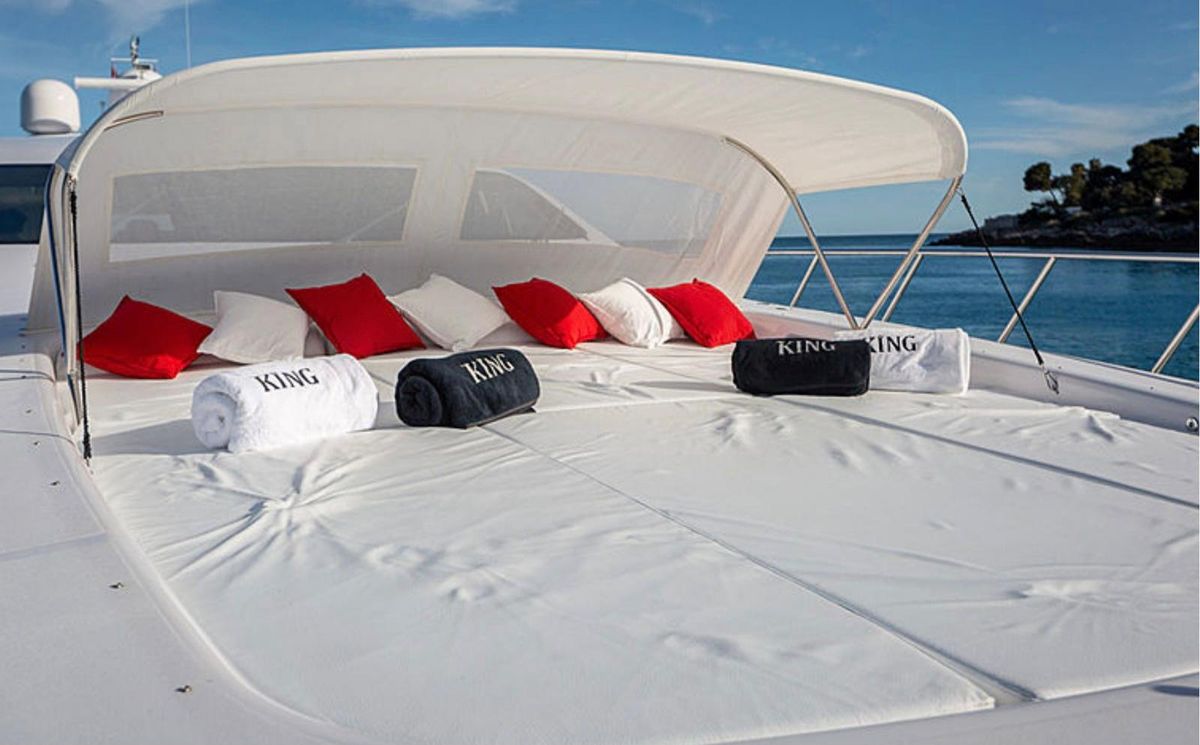 2004 Mangusta 111 