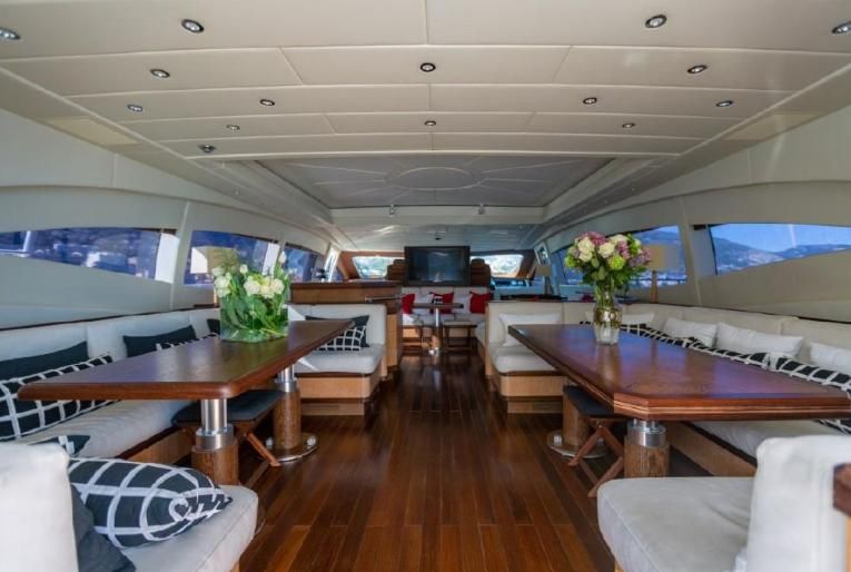 2004 Mangusta 111 