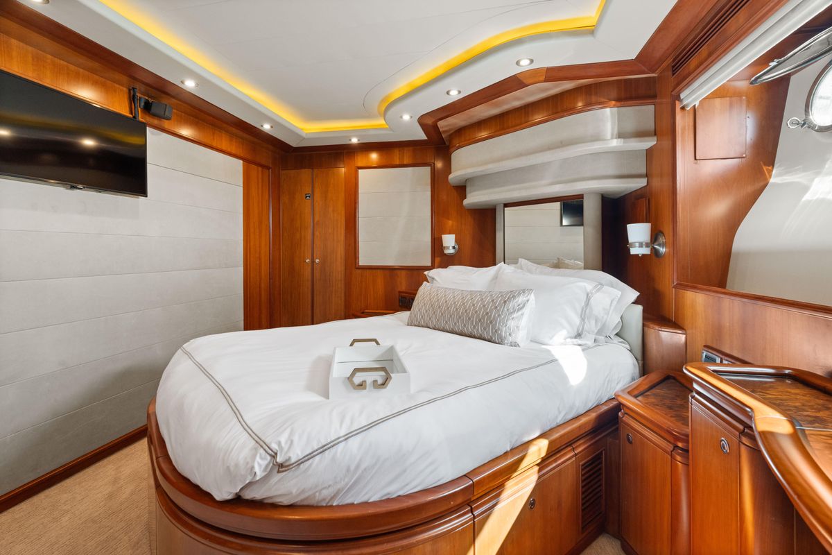 2004 Ferretti Yachts 112 