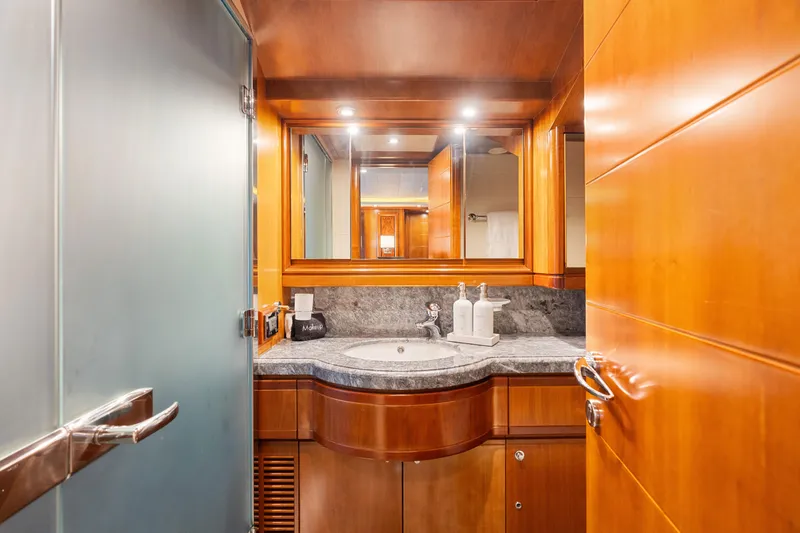 Mambo Yacht Photos Pics 