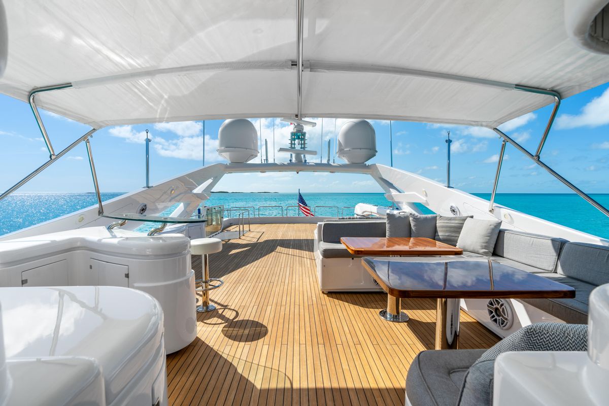 2004 Ferretti Yachts 112 