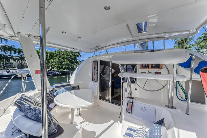 Reef'n It Yacht Photos Pics 