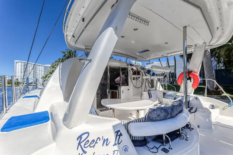 Reef'n It Yacht Photos Pics 