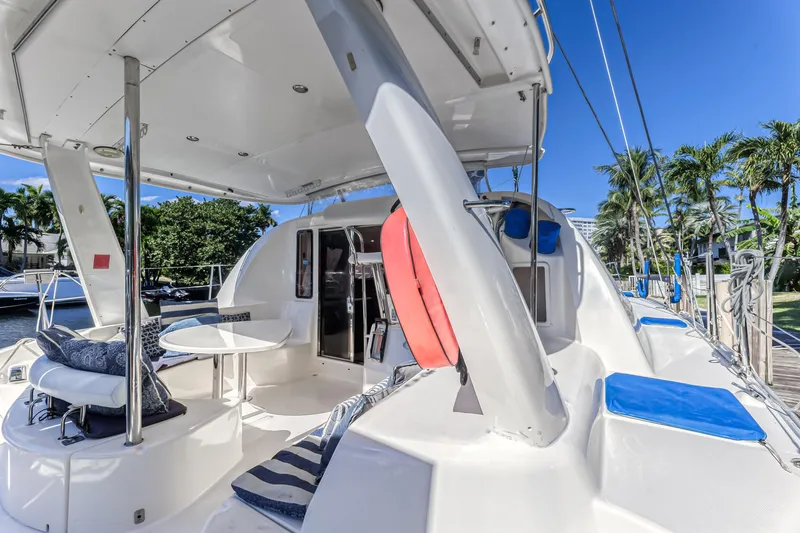 Reef'n It Yacht Photos Pics 