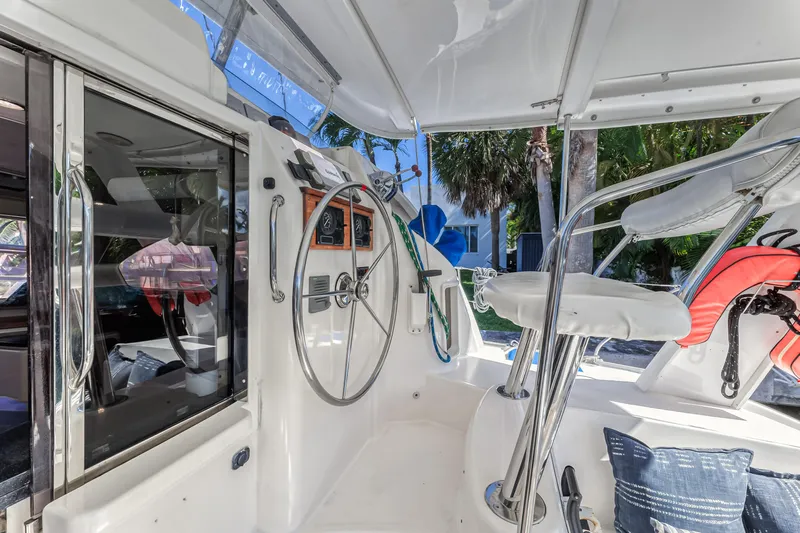 Reef'n It Yacht Photos Pics 