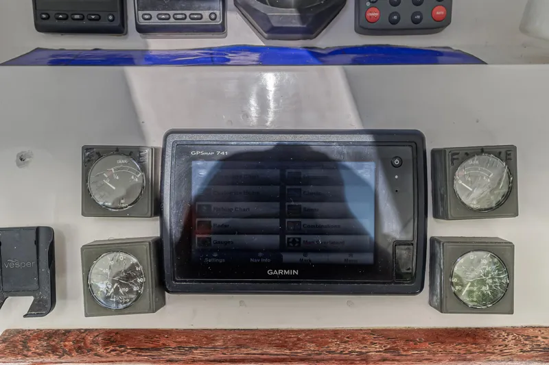 Reef'n It Yacht Photos Pics 