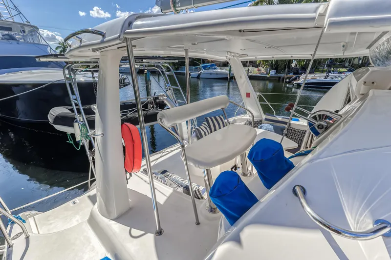 Reef'n It Yacht Photos Pics 