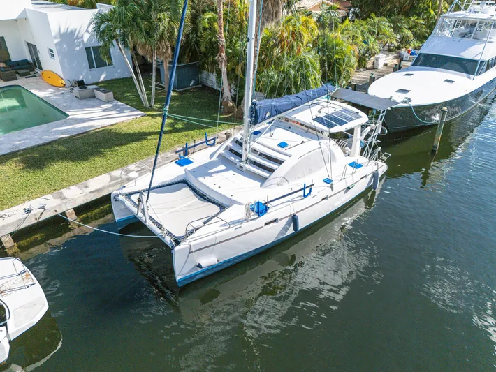 Reef'n It Yacht Photos Pics 