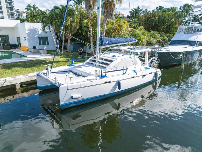 Reef'n It Yacht Photos Pics 